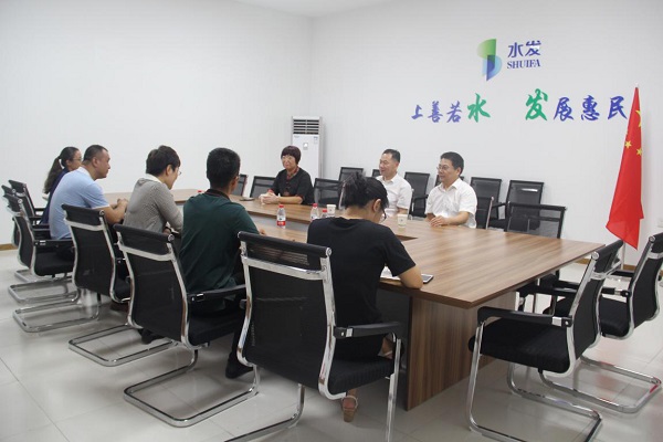 【水文印务】潍坊市经济开发区副主任王金光一行到访印务公司